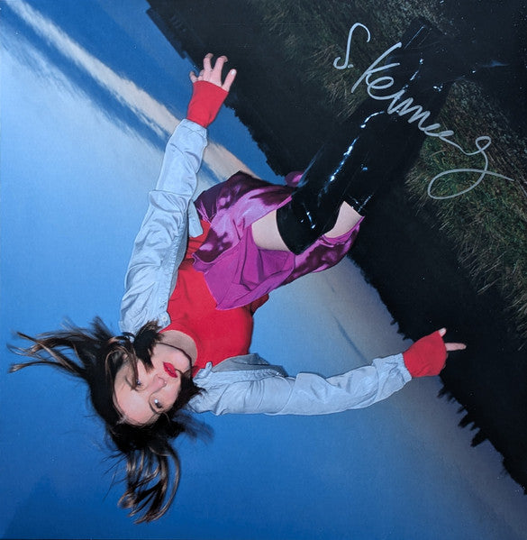 SOPHIA KENNEDY - SQUEEZE ME